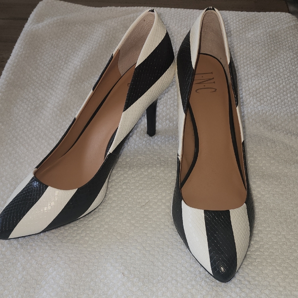 INC International Concepts Women's Striped Black and White Heels - Picture 2 of 3